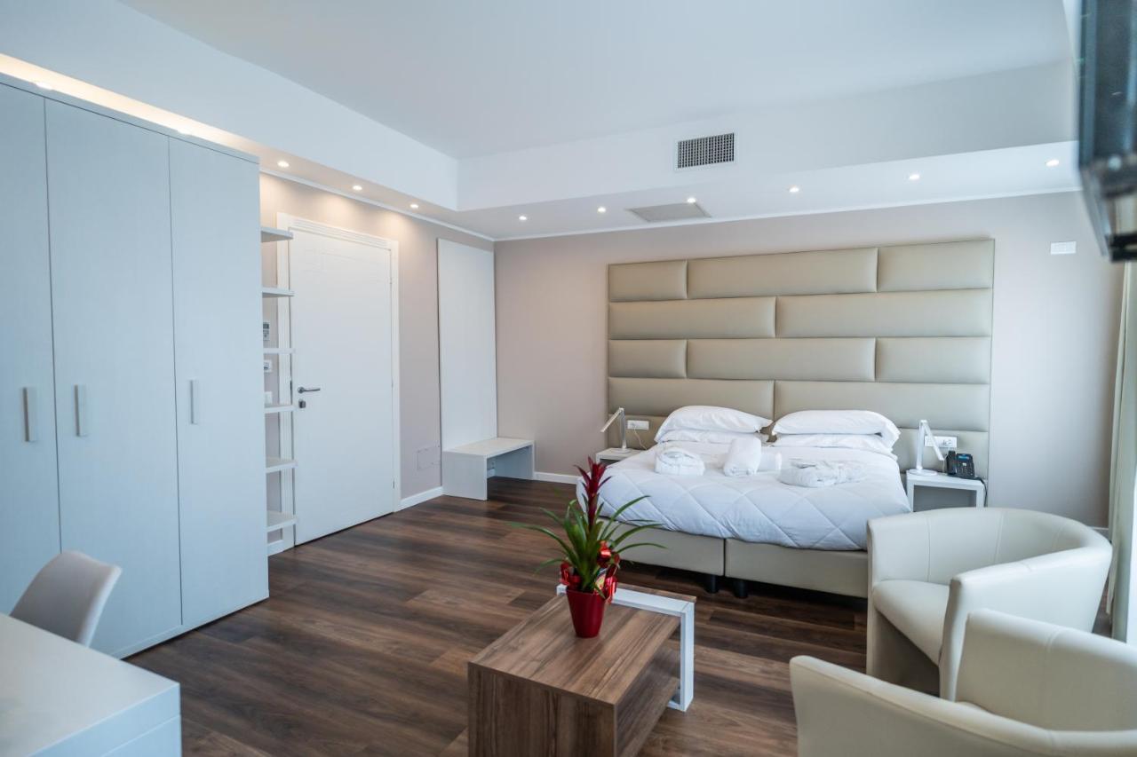 Hotel Globo Suite-Correnti Hotels Σαν Ρέμο Εξωτερικό φωτογραφία